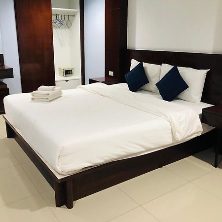 Royal Star Suites Паттайя Экстерьер фото