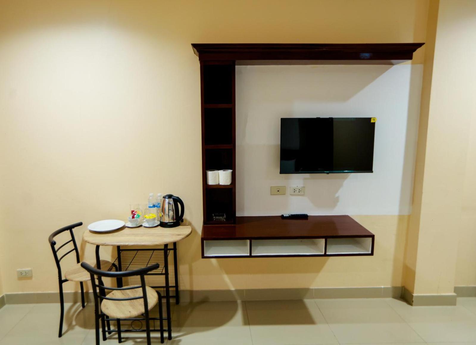 Royal Star Suites Паттайя Экстерьер фото