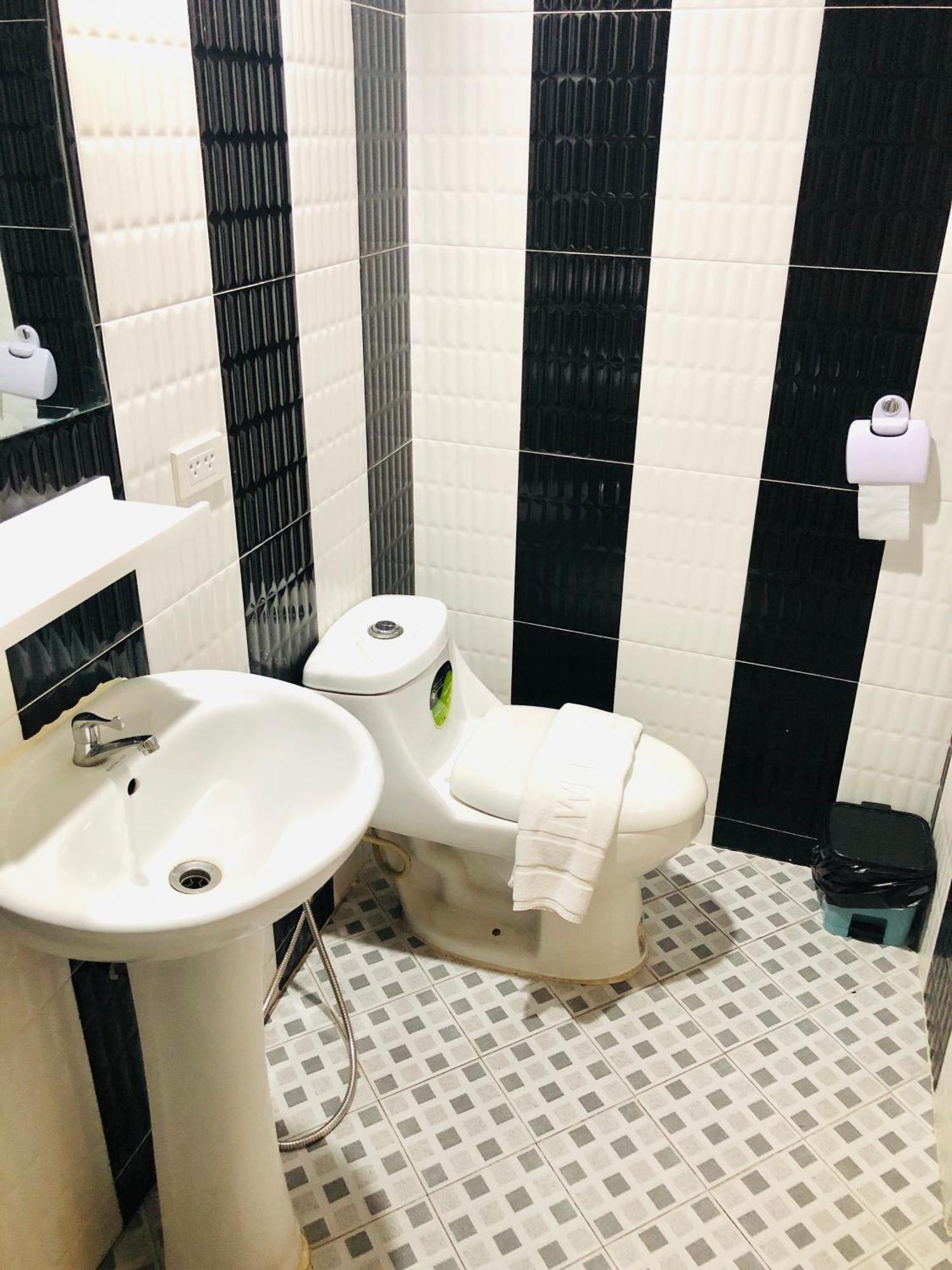 Royal Star Suites Паттайя Экстерьер фото